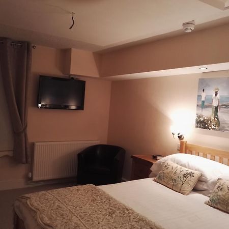 كورين Crown Hotel المظهر الخارجي الصورة