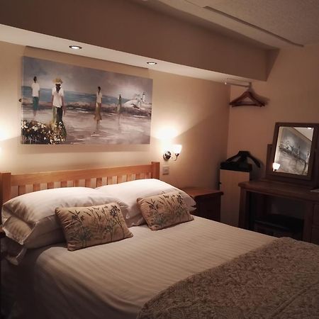 كورين Crown Hotel المظهر الخارجي الصورة